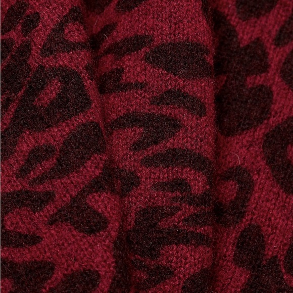 🥳HP🥳 Rails Gracie Red Leopard Print V-neck Sweater - Picture 6 of 10
